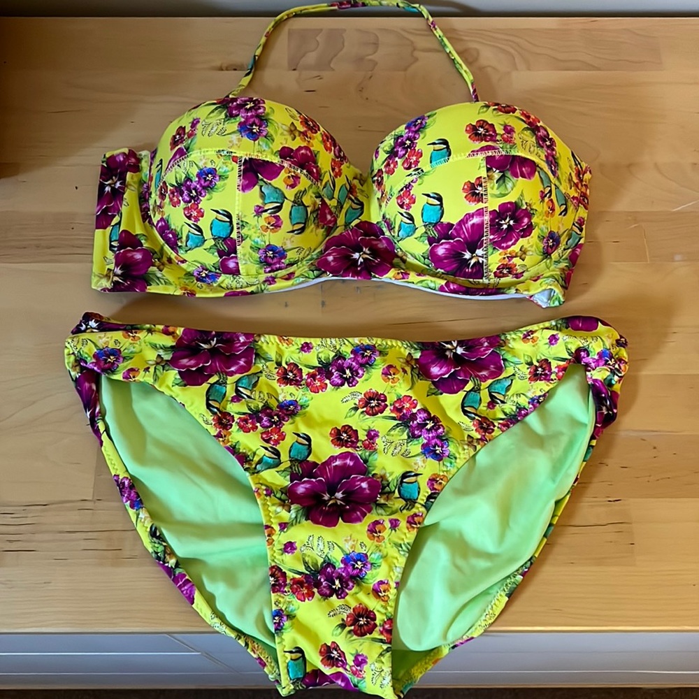 Phax Swimwear Bikini. NWOT never worn